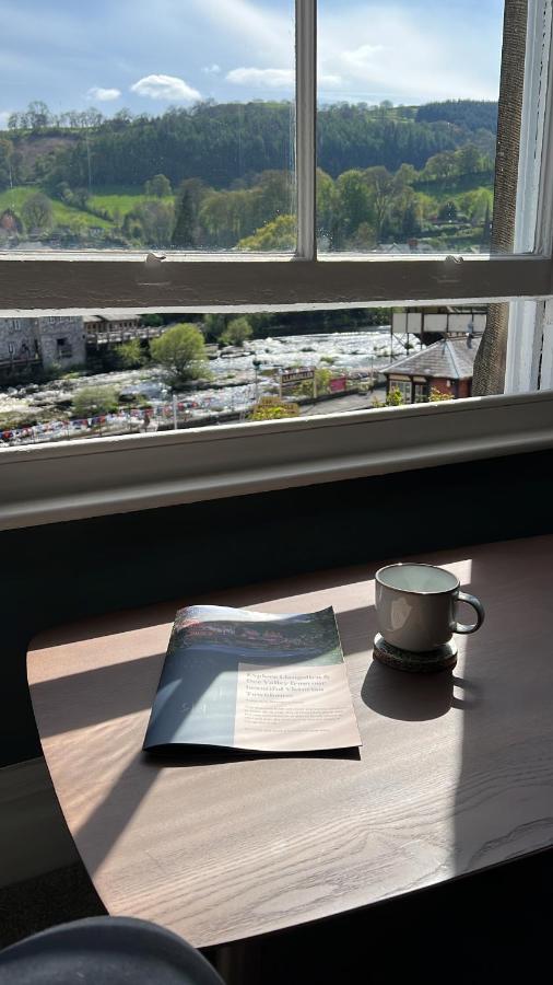 Riversdale House Bed & Breakfast Llangollen Esterno foto